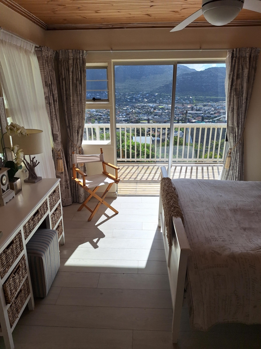 To Let 3 Bedroom Property for Rent in Fish Hoek Western Cape